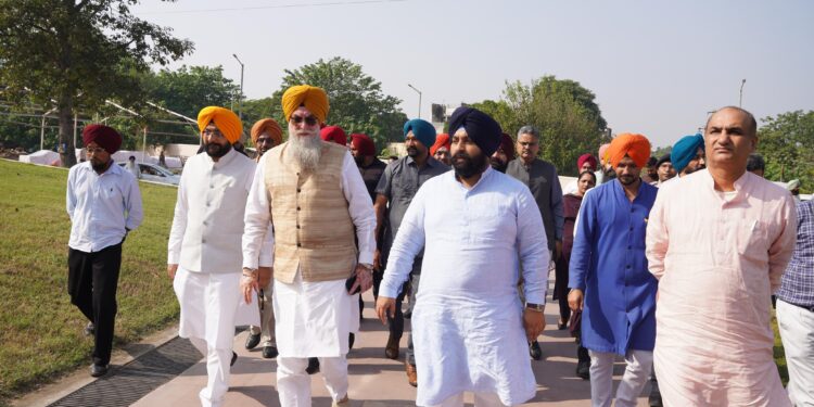 Latest News: ਨੌਵੇਂ ਪਾਤਸ਼ਾਹ ਗੁਰੂ ਤੇਗ ਬਹਾਦਰ ਦੇ ਸ਼ਹੀਦੀ ਦਿਹਾੜੇ ਨੂੰ ਸਮਰਪਿਤ ਆਰਜ਼ੀ ਵਿਧਾਨ ਸਭਾ ਦੀ ਉਸਾਰੀ 20 ਨਵੰਬਰ ਤੱਕ ਮੁਕੰਮਲ ਹੋਵੇਗੀ: ਸਪੀਕਰ Latest News: ਨੌਵੇਂ ਪਾਤਸ਼ਾਹ ਗੁਰੂ ਤੇਗ ਬਹਾਦਰ ਦੇ ਸ਼ਹੀਦੀ ਦਿਹਾੜੇ ਨੂੰ ਸਮਰਪਿਤ ਆਰਜ਼ੀ ਵਿਧਾਨ ਸਭਾ ਦੀ ਉਸਾਰੀ 20 ਨਵੰਬਰ ਤੱਕ ਮੁਕੰਮਲ ਹੋਵੇਗੀ: ਸਪੀਕਰ