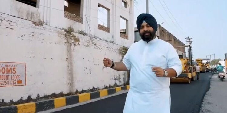 Punjab: ਨੌਵੇਂ ਪਾਤਸ਼ਾਹ ਦਾ 350ਵਾਂ ਸ਼ਹੀਦੀ ਦਿਹਾੜਾ: 20 ਕਰੋੜ ਰੁਪਏ ਦੀ ਲਾਗਤ ਨਾਲ ਬਦਲੀ ਅਨੰਦਪੁਰ ਸਾਹਿਬ ਦੀਆਂ ਸੜਕਾਂ ਦੀ ਨੁਹਾਰ Punjab: ਨੌਵੇਂ ਪਾਤਸ਼ਾਹ ਦਾ 350ਵਾਂ ਸ਼ਹੀਦੀ ਦਿਹਾੜਾ: 20 ਕਰੋੜ ਰੁਪਏ ਦੀ ਲਾਗਤ ਨਾਲ ਬਦਲੀ ਅਨੰਦਪੁਰ ਸਾਹਿਬ ਦੀਆਂ ਸੜਕਾਂ ਦੀ ਨੁਹਾਰ