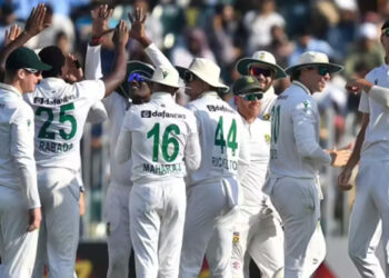 India Vs South Africa: ਦੱਖਣੀ ਅਫਰੀਕਾ ਨੇ ਭਾਰਤ ਨੂੰ ਗੁਹਾਟੀ ਟੈਸਟ 408 ਦੌੜਾਂ ਨਾਲ ਹਰਾਇਆ, ਲੜੀ 2-0 ਨਾਲ ਜਿੱਤੀ India Vs South Africa: ਦੱਖਣੀ ਅਫਰੀਕਾ ਨੇ ਭਾਰਤ ਨੂੰ ਗੁਹਾਟੀ ਟੈਸਟ 408 ਦੌੜਾਂ ਨਾਲ ਹਰਾਇਆ, ਲੜੀ 2-0 ਨਾਲ ਜਿੱਤੀ