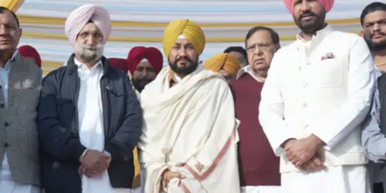 Punjab: ਕਾਂਗਰਸ ਦੀਆਂ ਲੁਧਿਆਣਾ ‘ਚ ਅੱਜ ਦੋ ਰੈਲੀਆਂ: ਇੱਕ ਸਟੇਜ ‘ਤੇ ਮੁੜ ਦਿਖਣਗੇ ਸਾਰੇ ਵੱਡੇ ਲੀਡਰ Punjab: ਕਾਂਗਰਸ ਦੀਆਂ ਲੁਧਿਆਣਾ ‘ਚ ਅੱਜ ਦੋ ਰੈਲੀਆਂ: ਇੱਕ ਸਟੇਜ ‘ਤੇ ਮੁੜ ਦਿਖਣਗੇ ਸਾਰੇ ਵੱਡੇ ਲੀਡਰ