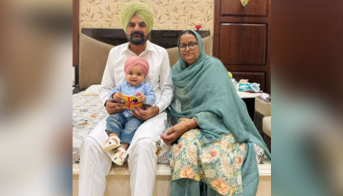 Punjab: ਮੂਸੇਵਾਲਾ ਦੀ ਮਾਂ ਨੇ ਈਸਾਈ ਭਾਈਚਾਰੇ ਨੂੰ 10 ਲੱਖ ਰੁਪਏ ਦਾ ਨੋਟਿਸ ਭੇਜਿਆ, ਪੜ੍ਹੋ ਕੀ ਹੈ ਮਾਮਲਾ Punjab: ਮੂਸੇਵਾਲਾ ਦੀ ਮਾਂ ਨੇ ਈਸਾਈ ਭਾਈਚਾਰੇ ਨੂੰ 10 ਲੱਖ ਰੁਪਏ ਦਾ ਨੋਟਿਸ ਭੇਜਿਆ, ਪੜ੍ਹੋ ਕੀ ਹੈ ਮਾਮਲਾ