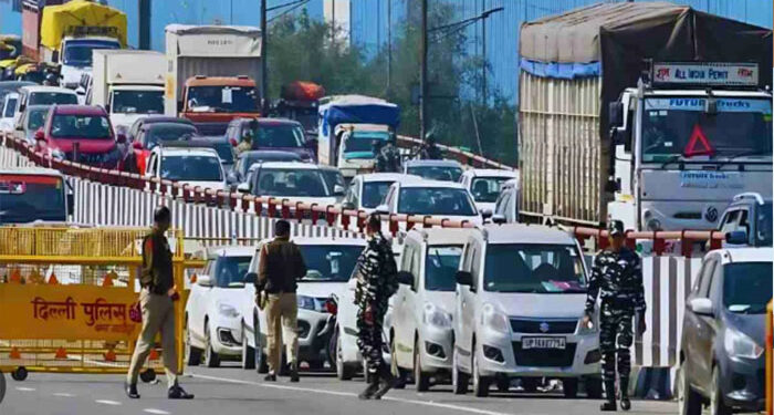 Delhi ‘ਚ ਅੱਜ ਤੋਂ ਦੂਜੇ ਸੂਬਿਆਂ ਤੋਂ ਆਉਣ ਵਾਲੇ ਪੁਰਾਣੇ ਵਾਹਨਾਂ ਦੇ ਦਾਖਲੇ ‘ਤੇ ਪਾਬੰਦੀ Delhi ‘ਚ ਅੱਜ ਤੋਂ ਦੂਜੇ ਸੂਬਿਆਂ ਤੋਂ ਆਉਣ ਵਾਲੇ ਪੁਰਾਣੇ ਵਾਹਨਾਂ ਦੇ ਦਾਖਲੇ ‘ਤੇ ਪਾਬੰਦੀ