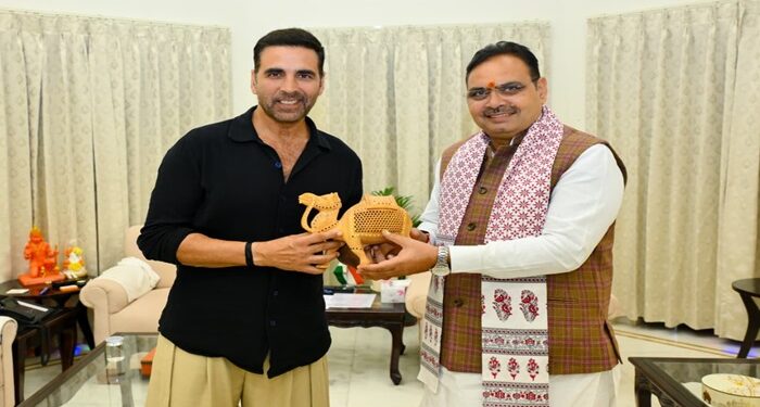 Bollywood ਅਦਾਕਾਰ ਅਕਸ਼ੈ ਕੁਮਾਰ ਨੇ ਮੁੱਖ ਮੰਤਰੀ ਭਜਨ ਲਾਲ ਸ਼ਰਮਾ ਨਾਲ ਕੀਤੀ ਮੁਲਾਕਾਤ Bollywood ਅਦਾਕਾਰ ਅਕਸ਼ੈ ਕੁਮਾਰ ਨੇ ਮੁੱਖ ਮੰਤਰੀ ਭਜਨ ਲਾਲ ਸ਼ਰਮਾ ਨਾਲ ਕੀਤੀ ਮੁਲਾਕਾਤ