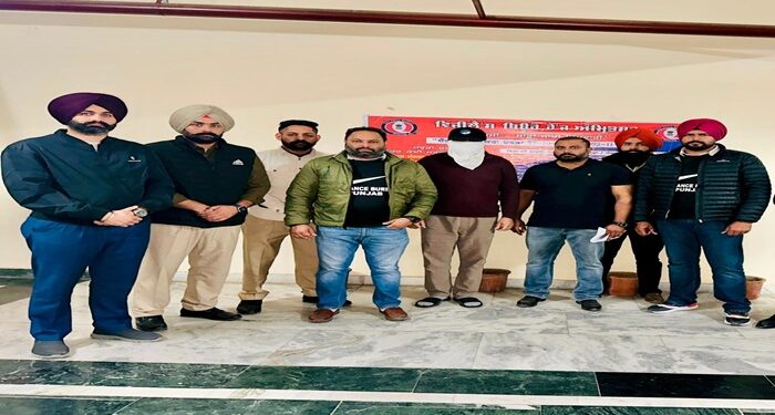 Punjab : ਵਿਜੀਲੈਂਸ ਬਿਊਰੋ ਵੱਲੋਂ ਐਸ.ਡੀ.ਐਮ ਬਟਾਲਾ ਰਿਸ਼ਵਤ ਲੈਂਦਾ ਰੰਗੇ ਹੱਥੀਂ ਕਾਬੂ, ਪੜ੍ਹੋ ਪੂਰੀ ਖ਼ਬਰ