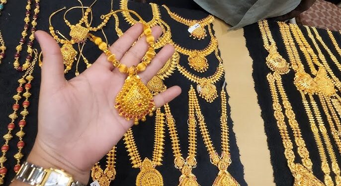 Gold Silver Price: ਨਵੇਂ ਸਾਲ ਦੇ ਪਹਿਲੇ ਦਿਨ ਡਿੱਗੀਆਂ ਸੋਨੇ – ਚਾਂਦੀ ਦੀਆਂ ਕੀਮਤਾਂ