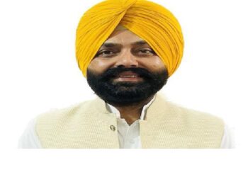 laljit bhullar ਨੂੰ ਲੈ ਕੇ ਪੁਲਿਸ ਅੰਮ੍ਰਿਤਸਰ ਲਈ ਰਵਾਨਾ, ਪਹਿਲੀਆਂ ਤਸਵੀਰਾਂ ਆਈਆਂ ਸਾਹਮਣੇ