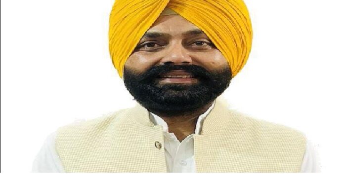 laljit bhullar ਨੂੰ ਲੈ ਕੇ ਪੁਲਿਸ ਅੰਮ੍ਰਿਤਸਰ ਲਈ ਰਵਾਨਾ, ਪਹਿਲੀਆਂ ਤਸਵੀਰਾਂ ਆਈਆਂ ਸਾਹਮਣੇ