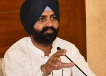 Punjab : ਅੱਜ ਕੱਚੇ ਮੁਲਾਜ਼ਮਾਂ ਨਾਲ ਮੀਟਿੰਗ ਕਰਨਗੇ ਟਰਾਂਸਪੋਰਟ ਮੰਤਰੀ ਲਾਲਜੀਤ ਭੁੱਲਰ Punjab : ਅੱਜ ਕੱਚੇ ਮੁਲਾਜ਼ਮਾਂ ਨਾਲ ਮੀਟਿੰਗ ਕਰਨਗੇ ਟਰਾਂਸਪੋਰਟ ਮੰਤਰੀ ਲਾਲਜੀਤ ਭੁੱਲਰ