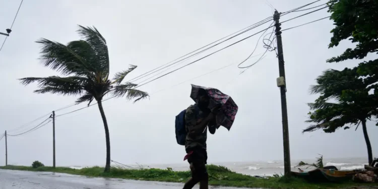 Cyclone Ditwah ਨਾਲ ਸ਼੍ਰੀਲੰਕਾ ‘ਚ ਭਾਰੀ ਤਬਾਹੀ, 50 ਤੋਂ ਵੱਧ ਲੋਕਾਂ ਦੀ ਮੌਤ