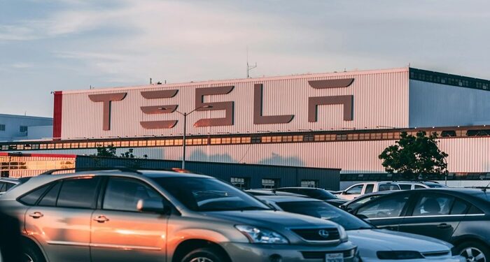 Elon Musk Tesla : ਇਸੇ ਮਹੀਨੇ ਭਾਰਤ ‘ਚ ਖੁੱਲ੍ਹਣ ਜਾ ਰਿਹਾ ਪਹਿਲਾਂ Tesla Centre Elon Musk Tesla : ਇਸੇ ਮਹੀਨੇ ਭਾਰਤ ‘ਚ ਖੁੱਲ੍ਹਣ ਜਾ ਰਿਹਾ ਪਹਿਲਾਂ Tesla Centre