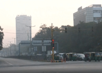 Delhi  : ਜ਼ਹਿਰੀਲੀ ਹਵਾ ਨਾਲ ਜੂਝ ਰਹੀ ਦਿੱਲੀ ;  AQI ਅਜੇ ਵੀ ਮਾੜਾ 