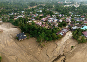 Indonesia : ਇੰਡੋਨੇਸ਼ੀਆ ਵਿੱਚ ਹੜ੍ਹਾਂ ਕਾਰਨ ਮਰਨ ਵਾਲਿਆਂ ਦੀ ਗਿਣਤੀ 1,000 ਤੋਂ ਪਾਰ ; ਬਚਾਅ ਕਾਰਜ ਜਾਰੀ Indonesia : ਇੰਡੋਨੇਸ਼ੀਆ ਵਿੱਚ ਹੜ੍ਹਾਂ ਕਾਰਨ ਮਰਨ ਵਾਲਿਆਂ ਦੀ ਗਿਣਤੀ 1,000 ਤੋਂ ਪਾਰ ; ਬਚਾਅ ਕਾਰਜ ਜਾਰੀ