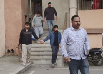 Crime: ਜਾਸੂਸੀ ਦੇ ਦੋਸ਼ ਵਿੱਚ ਗ੍ਰਿਫ਼ਤਾਰ ਵਕੀਲ ਤੋਂ 40 ਲੱਖ ਰੁਪਏ ਬਰਾਮਦ: ਜੰਮੂ-ਕਸ਼ਮੀਰ ਨਾਲ ਵੀ ਜੁੜਿਆ ਲਿੰਕ