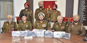 Breaking News: ਸਰਹੱਦ ਪਾਰੋਂ ਤਸਕਰੀ ਮਾਡਿਊਲ ਨਾਲ ਜੁੜੇ ਦੋ ਵਿਅਕਤੀ ਸੱਤ ਆਧੁਨਿਕ ਪਿਸਤੌਲਾਂ ਸਮੇਤ ਕਾਬੂ Breaking News: ਸਰਹੱਦ ਪਾਰੋਂ ਤਸਕਰੀ ਮਾਡਿਊਲ ਨਾਲ ਜੁੜੇ ਦੋ ਵਿਅਕਤੀ ਸੱਤ ਆਧੁਨਿਕ ਪਿਸਤੌਲਾਂ ਸਮੇਤ ਕਾਬੂ