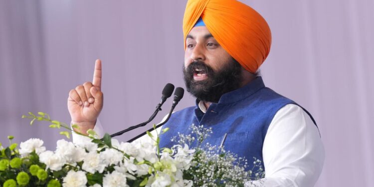 ਹਰਜੋਤ ਬੈਂਸ ਨੇ ਨੰਗਲ ਦੇ ਜ਼ਮੀਨ ਵਿਵਾਦ ਨੂੰ ਸੁਲਝਾਉਣ ਦਾ ਲਿਆ ਅਹਿਦ, ਜ਼ਮੀਨ ‘ਤੇ BBMB ਦੇ ਦਾਅਵੇ ਨੂੰ ਗ਼ੈਰ-ਕਾਨੂੰਨੀ ਦੱਸਿਆ