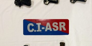 Breaking News: ਸਰਹੱਦ ਪਾਰੋਂ ਹਥਿਆਰ ਤਸਕਰੀ ਕਰਨ ਵਾਲੇ ਗਿਰੋਹ ਨਾਲ ਸਬੰਧਤ ਇੱਕ ਵਿਅਕਤੀ ਪੰਜ ਪਿਸਤੌਲਾਂ ਸਮੇਤ ਕਾਬੂ