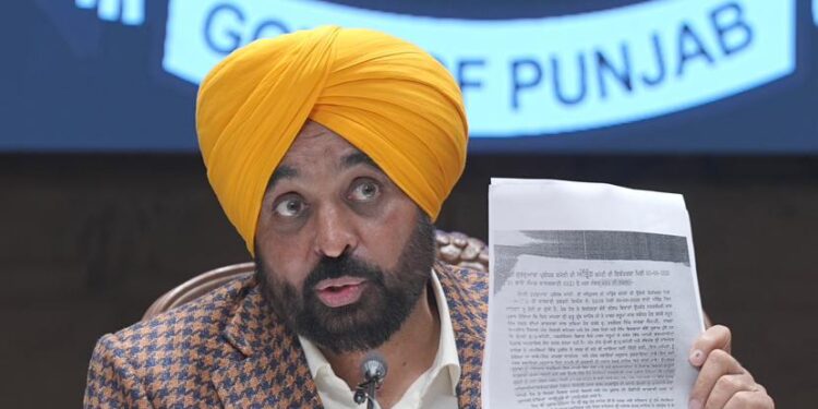 Punjab: ਮੁੱਖ ਮੰਤਰੀ ਭਗਵੰਤ ਸਿੰਘ ਮਾਨ ਨੇ ਸ਼੍ਰੋਮਣੀ ਕਮੇਟੀ ਅਤੇ ਅਕਾਲੀ ਦਲ ਨੂੰ ਸ੍ਰੀ ਅਕਾਲ ਤਖ਼ਤ ਸਾਹਿਬ ਅਤੇ ਪੰਥ ਨੂੰ ਆਪਣੇ ਮਾੜੇ ਕੰਮਾਂ ਦੀ ਢਾਲ ਵਜੋਂ ਵਰਤਣ ਲਈ ਆੜੇ ਹੱਥੀਂ ਲਿਆ