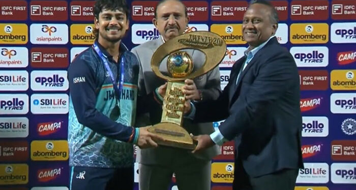 Cricket: ਝਾਰਖੰਡ ਨੇ ਪਹਿਲੀ ਵਾਰ ਮੁਸ਼ਤਾਕ ਅਲੀ ਟਰਾਫੀ ਜਿੱਤੀ: ਹਰਿਆਣਾ ਨੂੰ 69 ਦੌੜਾਂ ਨਾਲ ਹਰਾਇਆ Cricket: ਝਾਰਖੰਡ ਨੇ ਪਹਿਲੀ ਵਾਰ ਮੁਸ਼ਤਾਕ ਅਲੀ ਟਰਾਫੀ ਜਿੱਤੀ: ਹਰਿਆਣਾ ਨੂੰ 69 ਦੌੜਾਂ ਨਾਲ ਹਰਾਇਆ