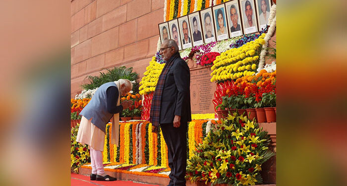 National: ਸੰਸਦ ‘ਤੇ ਅੱਤਵਾਦੀ ਹਮਲੇ ਦੀ 24ਵੀਂ ਬਰਸੀ ਅੱਜ: PM ਮੋਦੀ ਸਮੇਤ ਕਈ ਨੇਤਾਵਾਂ ਨੇ ਸ਼ਹੀਦਾਂ ਨੂੰ ਸ਼ਰਧਾਂਜਲੀ ਭੇਟ ਕੀਤੀ National: ਸੰਸਦ ‘ਤੇ ਅੱਤਵਾਦੀ ਹਮਲੇ ਦੀ 24ਵੀਂ ਬਰਸੀ ਅੱਜ: PM ਮੋਦੀ ਸਮੇਤ ਕਈ ਨੇਤਾਵਾਂ ਨੇ ਸ਼ਹੀਦਾਂ ਨੂੰ ਸ਼ਰਧਾਂਜਲੀ ਭੇਟ ਕੀਤੀ