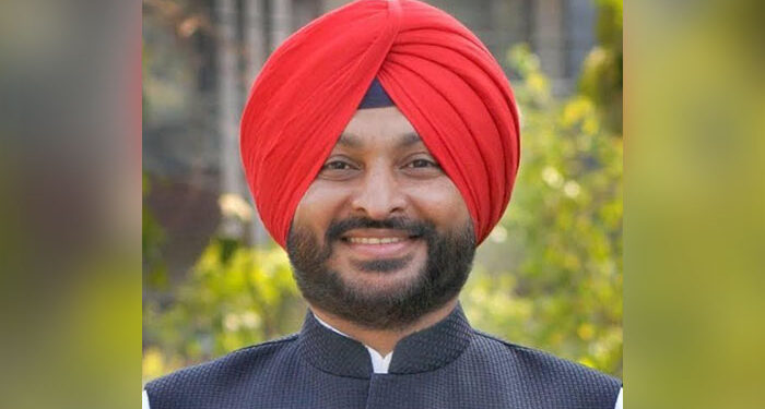 Punjab: ਪੈਰੋਲ ਅੰਮ੍ਰਿਤਪਾਲ ਦਾ ਹੱਕ ਹੈ, ਜੇ ਜੰਮੂ-ਕਸ਼ਮੀਰ ਦੇ ਇੱਕ ਸੰਸਦ ਮੈਂਬਰ ਨੂੰ ਇਹ ਮਿਲ ਸਕਦੀ ਹੈ, ਤਾਂ ਉਸਨੂੰ ਕਿਉਂ ਨਹੀਂ ? – ਰਵਨੀਤ ਬਿੱਟੂ