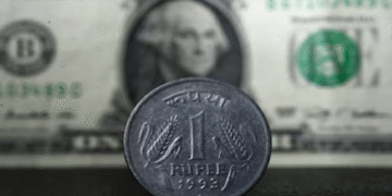 National: ਰੁਪਏ ‘ਚ ਇਤਿਹਾਸਕ ਗਿਰਾਵਟ, ਡਾਲਰ ਦੇ ਮੁਕਾਬਲੇ ਰਿਕਾਰਡ ਹੇਠਲੇ ਪੱਧਰ ‘ਤੇ ਪਹੁੰਚਿਆ