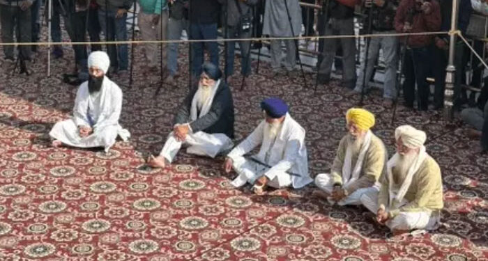 Sikh World: ਸ੍ਰੀ ਅਕਾਲ ਤਖ਼ਤ ਸਾਹਿਬ ਵੱਲੋਂ ਪੰਜ ਸਿੱਖ ਸ਼ਖ਼ਸੀਅਤਾਂ ਨੂੰ ਮਿਲੀ ਸਜ਼ਾ ਦਾ ਅੱਜ ਦੂਜਾ ਦਿਨ Sikh World: ਸ੍ਰੀ ਅਕਾਲ ਤਖ਼ਤ ਸਾਹਿਬ ਵੱਲੋਂ ਪੰਜ ਸਿੱਖ ਸ਼ਖ਼ਸੀਅਤਾਂ ਨੂੰ ਮਿਲੀ ਸਜ਼ਾ ਦਾ ਅੱਜ ਦੂਜਾ ਦਿਨ