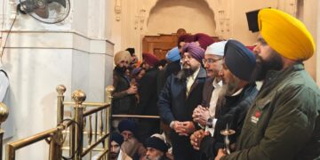 Fatehgarh Sahib : ਡੀਜੀਪੀ ਗੌਰਵ ਯਾਦਵ ਗੁਰਦੁਆਰਾ ਫ਼ਤਹਿਗੜ੍ਹ ਸਾਹਿਬ ਵਿਖੇ ਹੋਏ ਨਤਮਸਤਕ, ਸੁਰੱਖਿਆ ਪ੍ਰਬੰਧਾਂ ਦਾ ਲਿਆ ਜਾਇਜ਼ਾ Fatehgarh Sahib : ਡੀਜੀਪੀ ਗੌਰਵ ਯਾਦਵ ਗੁਰਦੁਆਰਾ ਫ਼ਤਹਿਗੜ੍ਹ ਸਾਹਿਬ ਵਿਖੇ ਹੋਏ ਨਤਮਸਤਕ, ਸੁਰੱਖਿਆ ਪ੍ਰਬੰਧਾਂ ਦਾ ਲਿਆ ਜਾਇਜ਼ਾ