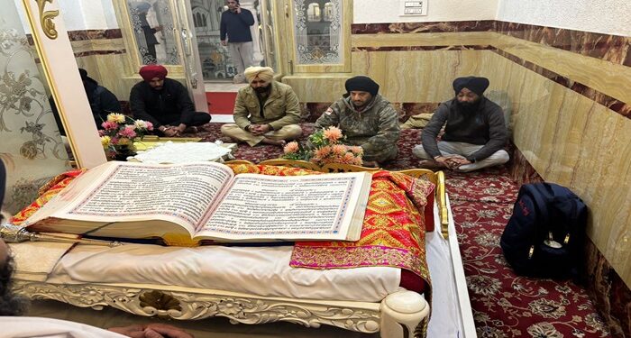 Punjabi Singer Jazzy B ਸੱਚਖੰਡ ਸ੍ਰੀ ਹਰਿਮੰਦਰ ਸਾਹਿਬ ਵਿਖੇ ਹੋਏ ਨਤਮਸਤਕ