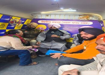 Ludhiana ਵਿਧਾਇਕ ਕੁਲਵੰਤ ਸਿੱਧੂ ਨੇ ਮੋਬਾਇਲ ਵੈਨ ਰਾਹੀਂ ਸੁਣੀਆਂ ਲੋਕਾਂ ਦੀਆਂ ਸਮੱਸਿਆਵਾਂ