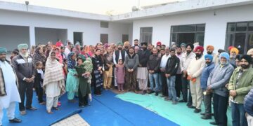 Ludhiana: ਕੈਬਨਿਟ ਮੰਤਰੀ ਮੁੰਡੀਆਂ ਨੇ 61 ਲੋੜਵੰਦ ਪਰਿਵਾਰਾਂ ਨੂੰ ਸੌਂਪੇ 5-5 ਮਰਲੇ ਦੇ ਰਿਹਾਇਸ਼ੀ ਪਲਾਟ Ludhiana: ਕੈਬਨਿਟ ਮੰਤਰੀ ਮੁੰਡੀਆਂ ਨੇ 61 ਲੋੜਵੰਦ ਪਰਿਵਾਰਾਂ ਨੂੰ ਸੌਂਪੇ 5-5 ਮਰਲੇ ਦੇ ਰਿਹਾਇਸ਼ੀ ਪਲਾਟ