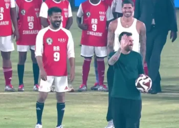 Lionel Messi ਨੇ ਤੇਲੰਗਾਨਾ ਦੇ ਮੁੱਖ ਮੰਤਰੀ ਰੇਵੰਤ ਰੈੱਡੀ ਨਾਲ ਖੇਡਿਆ ਫੁੱਟਬਾਲ Lionel Messi ਨੇ ਤੇਲੰਗਾਨਾ ਦੇ ਮੁੱਖ ਮੰਤਰੀ ਰੇਵੰਤ ਰੈੱਡੀ ਨਾਲ ਖੇਡਿਆ ਫੁੱਟਬਾਲ