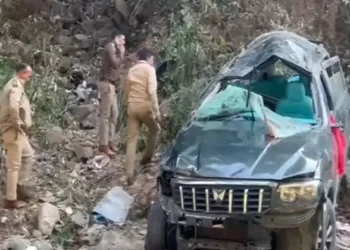 Uttarakhand : 200 ਫੁੱਟ ਡੂੰਘੀ ਖੱਡ ‘ਚ ਡਿੱਗੀ ਸੈਲਾਨੀਆਂ ਨਾਲ ਭਰੀ ਸਕਾਰਪੀਓ