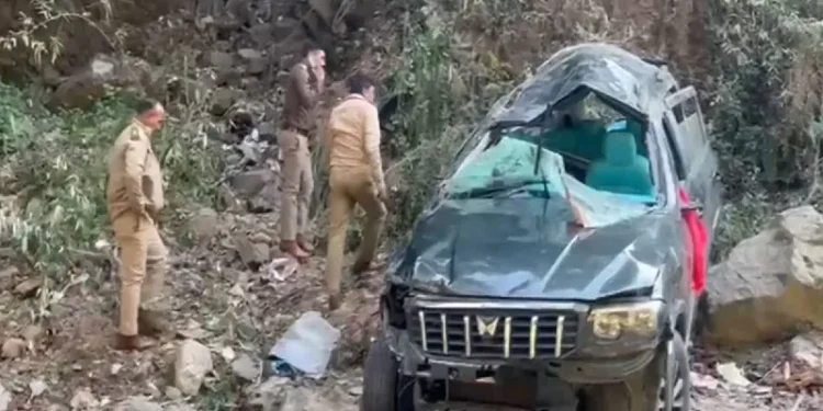 Uttarakhand : 200 ਫੁੱਟ ਡੂੰਘੀ ਖੱਡ ‘ਚ ਡਿੱਗੀ ਸੈਲਾਨੀਆਂ ਨਾਲ ਭਰੀ ਸਕਾਰਪੀਓ