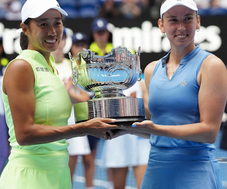 Australian Open  : ਐਲਿਸ ਮਰਟੇਂਸ ਅਤੇ ਝਾਂਗ ਸ਼ੁਆਈ ਨੇ ਜਿੱਤਿਆ ਆਸਟ੍ਰੇਲੀਅਨ ਓਪਨ ਮਹਿਲਾ ਡਬਲਜ਼ ਦਾ ਖਿਤਾਬ 