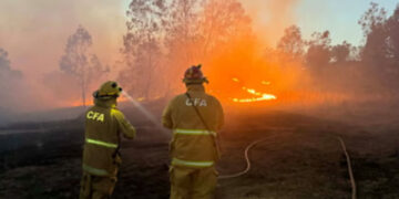 Australia: ਆਸਟ੍ਰੇਲੀਆ ‘ਚ ਪੈ ਰਹੀ ਅੱਤ ਦੀ ਗਰਮੀ: ਵਿਕਟੋਰੀਆ ਅਤੇ ਨਿਊ ਸਾਊਥ ਵੇਲਜ਼ ‘ਚ ਜੰਗਲੀ ਅੱਗ ਦੀਆਂ ਘਟਨਾਵਾਂ