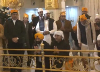 BJP President ਦਾ ਅਹੁਦਾ ਸਾਂਭਣ ਤੋਂ ਪਹਿਲਾਂ ਨਿਤਿਨ ਨਬੀਨ ਗੁਰਦੁਆਰਾ ਬੰਗਲਾ ਸਾਹਿਬ ਵਿਖੇ ਹੋਏ ਨਤਮਸਤਕ BJP President ਦਾ ਅਹੁਦਾ ਸਾਂਭਣ ਤੋਂ ਪਹਿਲਾਂ ਨਿਤਿਨ ਨਬੀਨ ਗੁਰਦੁਆਰਾ ਬੰਗਲਾ ਸਾਹਿਬ ਵਿਖੇ ਹੋਏ ਨਤਮਸਤਕ