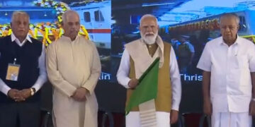 PM Modi ਪਹੁੰਚੇ ਕੇਰਲ: 4 ਰੇਲਗੱਡੀਆਂ ਨੂੰ ਦਿਖਾਈ ਹਰੀ ਝੰਡੀ