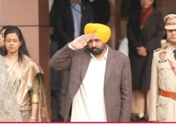 Republic Day : ਮੁੱਖ ਮੰਤਰੀ ਭਗਵੰਤ ਮਾਨ ਨੇ ਹੁਸ਼ਿਆਰਪੁਰ ਵਿੱਚ ਲਹਿਰਾਇਆ ਤਿਰੰਗਾ