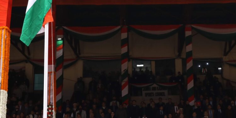 Republic Day : ਜੰਮੂ ਵਿੱਚ ਉਪ-ਰਾਜਪਾਲ ਮਨੋਜ ਸਿੰਹਾ ਵੱਲੋਂ ਲਹਿਰਾਇਆ ਗਿਆ ਰਾਸ਼ਟਰੀ ਝੰਡਾ 