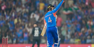Ind Vs NZ : ਭਾਰਤ ਅਤੇ ਨਿਊਜ਼ੀਲੈਂਡ ਵਿਚਾਲੇ ਮੁਕਾਬਲਾ ਜਾਰੀ; ਭਾਰਤ ਨੂੰ ਲੱਗਿਆ ਚੌਥਾ ਝਟਕਾ Ind Vs NZ : ਭਾਰਤ ਅਤੇ ਨਿਊਜ਼ੀਲੈਂਡ ਵਿਚਾਲੇ ਮੁਕਾਬਲਾ ਜਾਰੀ; ਭਾਰਤ ਨੂੰ ਲੱਗਿਆ ਚੌਥਾ ਝਟਕਾ