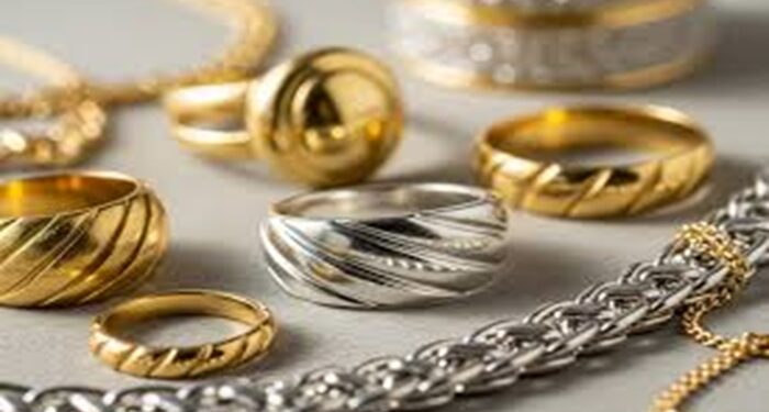 Gold Silver Price : ਸੋਨੇ – ਚਾਂਦੀ ਦੀ ਤੂਫਾਨੀ ਰਫ਼ਤਾਰ ‘ਤੇ ਲੱਗੀ ਬ੍ਰੇਕ! 80 ਹਜ਼ਾਰ ਰੁਪਏ ਤੱਕ ਘਟਿਆ ਰੇਟ