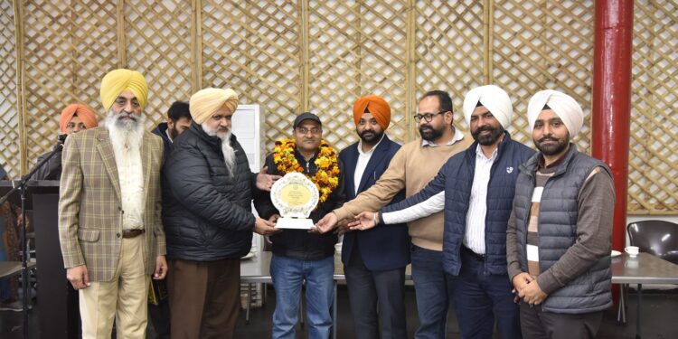 PUNJAB: ਸੂਚਨਾ ਤੇ ਲੋਕ ਸੰਪਰਕ ਵਿਭਾਗ ਵੱਲੋਂ ਪੀ.ਆਰ.ਓ. ਐਨ.ਡੀ. ਸ਼ਰਮਾ ਨੂੰ ਨਿੱਘੀ ਵਿਦਾਇਗੀ