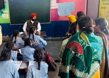 PUNJAB: ਭਗਵੰਤ ਮਾਨ ਸਰਕਾਰ ਨੇ ‘ਸਿੱਖਿਆ ਕ੍ਰਾਂਤੀ’ ਨੂੰ ਹੋਰ ਮਜ਼ਬੂਤ ਕਰਨ ਲਈ ਸਖ਼ਤ ਜਵਾਬਦੇਹੀ ਕੀਤੀ ਤੈਅ , 6 ਅਧਿਆਪਕਾਂ ਨੂੰ ਕਾਰਨ ਦੱਸੋ ਨੋਟਿਸ ਕੀਤੇ ਜਾਰੀ
