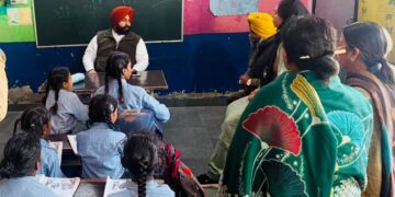 PUNJAB: ਭਗਵੰਤ ਮਾਨ ਸਰਕਾਰ ਨੇ ‘ਸਿੱਖਿਆ ਕ੍ਰਾਂਤੀ’ ਨੂੰ ਹੋਰ ਮਜ਼ਬੂਤ ਕਰਨ ਲਈ ਸਖ਼ਤ ਜਵਾਬਦੇਹੀ ਕੀਤੀ ਤੈਅ , 6 ਅਧਿਆਪਕਾਂ ਨੂੰ ਕਾਰਨ ਦੱਸੋ ਨੋਟਿਸ ਕੀਤੇ ਜਾਰੀ