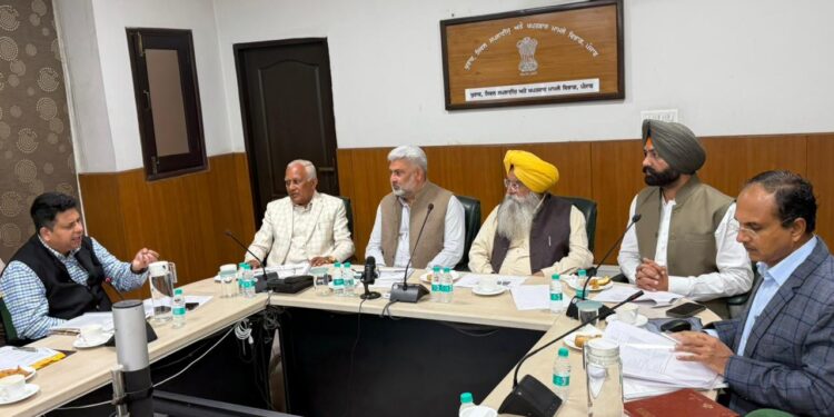 PUNJAB: ਮੰਤਰੀ ਸਮੂਹ ਨੇ ਆਉਣ ਵਾਲੇ ਕਣਕ ਖ਼ਰੀਦ ਸੀਜ਼ਨ ਦੇ ਪ੍ਰਬੰਧਾਂ ਦਾ ਲਿਆ ਜਾਇਜ਼ਾ