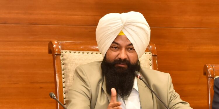 ਜਸਵੀਰ ਸਿੰਘ ਗੜ੍ਹੀ ਵੱਲੋਂ PUNJAB POLICE ਅਧਿਕਾਰੀਆਂ ਨੂੰ ਐਸ.ਸੀ.ਐਸ.ਟੀ.ਐਕਟ ਬਾਰੇ ਟ੍ਰੇਨਿੰਗ ਪ੍ਰਕਿਰਿਆ ਨੂੰ ਹੋਰ ਤੇਜ਼ ਕਰਨ ਦੇ ਹੁਕਮ