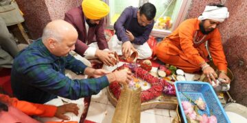 Maha Shivratri ਮੌਕੇ ਅਰਵਿੰਦ ਕੇਜਰੀਵਾਲ ਅਤੇ ਭਗਵੰਤ ਸਿੰਘ ਮਾਨ ਨੇ ਰਣਕੇਸ਼ਵਰ ਮਹਾਦੇਵ ਮੰਦਰ ਵਿਖੇ ਮੱਥਾ ਟੇਕਿਆ, ਪੰਜਾਬ ਦੀ ਸ਼ਾਂਤੀ ਅਤੇ ਖ਼ੁਸ਼ਹਾਲੀ ਲਈ ਕੀਤੀ ਪ੍ਰਾਰਥਨਾ