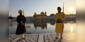 Punjab: ਸ੍ਰੀ ਹਰਿਮੰਦਰ ਸਾਹਿਬ ‘ਚ ਸੇਵਾਦਾਰਾਂ ਦਾ ਪਹਿਰਾਵਾ ਬਦਲਿਆ Punjab: ਸ੍ਰੀ ਹਰਿਮੰਦਰ ਸਾਹਿਬ ‘ਚ ਸੇਵਾਦਾਰਾਂ ਦਾ ਪਹਿਰਾਵਾ ਬਦਲਿਆ