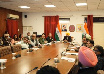 ‘ਪ੍ਰਗਤੀਸ਼ੀਲ PUNJAB ਨਿਵੇਸ਼ ਸੰਮੇਲਨ’ ਰਾਹੀਂ ਵਿਆਪਕ ਨਿਵੇਸ਼ ਹੋਣ ਨਾਲ ਨੌਜਵਾਨਾਂ ਲਈ ਰੋਜ਼ਗਾਰ ਦੇ ਵੱਡੇ ਮੌਕੇ ਸਿਰਜੇ ਜਾਣਗੇ-ਮੁੱਖ ਮੰਤਰੀ ਭਗਵੰਤ ਸਿੰਘ ਮਾਨ ‘ਪ੍ਰਗਤੀਸ਼ੀਲ PUNJAB ਨਿਵੇਸ਼ ਸੰਮੇਲਨ’ ਰਾਹੀਂ ਵਿਆਪਕ ਨਿਵੇਸ਼ ਹੋਣ ਨਾਲ ਨੌਜਵਾਨਾਂ ਲਈ ਰੋਜ਼ਗਾਰ ਦੇ ਵੱਡੇ ਮੌਕੇ ਸਿਰਜੇ ਜਾਣਗੇ-ਮੁੱਖ ਮੰਤਰੀ ਭਗਵੰਤ ਸਿੰਘ ਮਾਨ