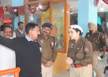 Ludhiana : ਸ਼ਿਵਰਾਤਰੀ ਮੌਕੇ ਪੁਲਿਸ ਵੱਲੋਂ ਪੁਖਤਾ ਸੁਰੱਖਿਆ ਪ੍ਰਬੰਧ Ludhiana : ਸ਼ਿਵਰਾਤਰੀ ਮੌਕੇ ਪੁਲਿਸ ਵੱਲੋਂ ਪੁਖਤਾ ਸੁਰੱਖਿਆ ਪ੍ਰਬੰਧ